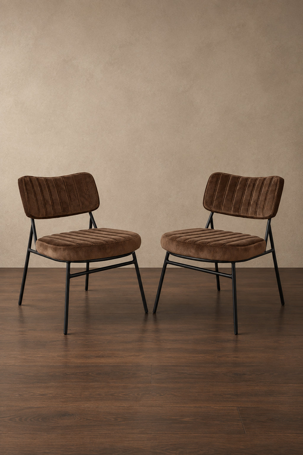 LeisureMod Set of 2 Marilane Velvet Accent Chairs with Velvet Upholstery & Sturdy Metal Frame for Home Office Lounge Living Room