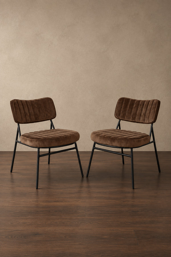 LeisureMod Set of 2 Marilane Velvet Accent Chairs with Velvet Upholstery & Sturdy Metal Frame for Home Office Lounge Living Room