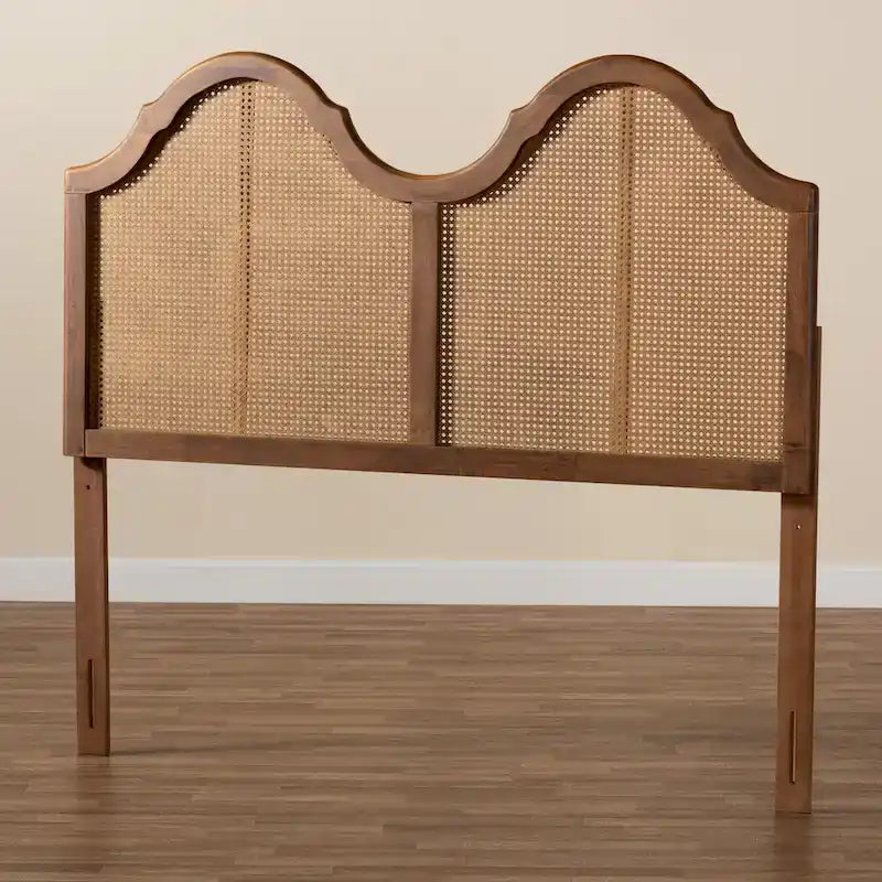 Gewölbtes Kopfteil aus Hazel-Ash-Walnussholz und synthetischem Rattan